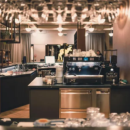 纽波斯特酒店 滨湖采尔