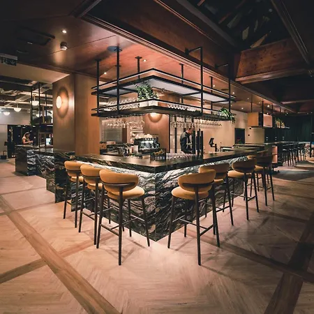 Upside Down Town Neue Post Hotel Zell am See