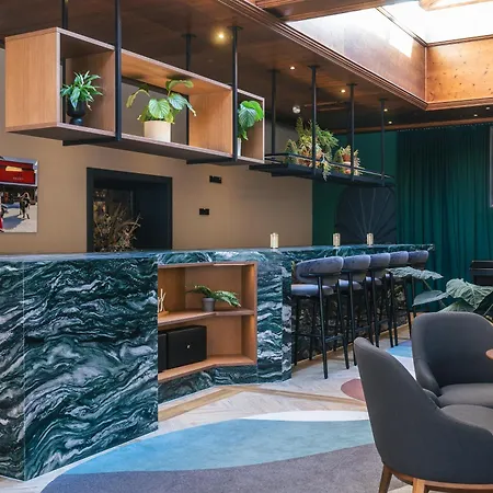 纽波斯特酒店 滨湖采尔
