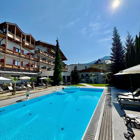 Upside Down Town Neue Post ホテル 4*