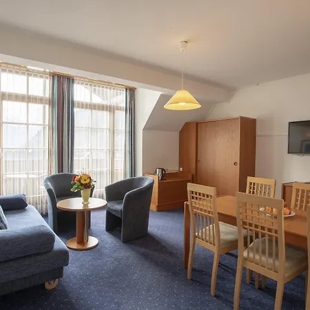 Upside Down Town Neue Post 4* ツェル アム ゼー