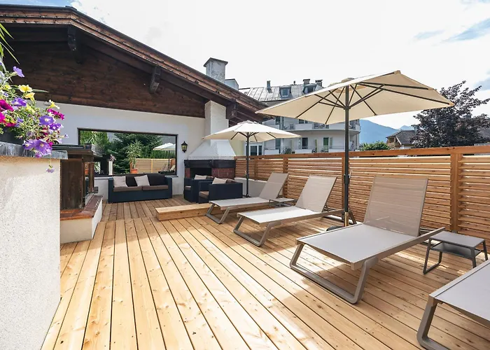 Upside Down Town Neue Post Отель