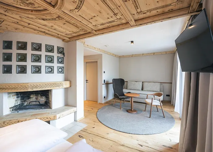 Upside Down Town Neue Post Отель Целль-ам-Зе