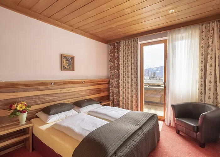 Upside Down Town Neue Post Отель 4*