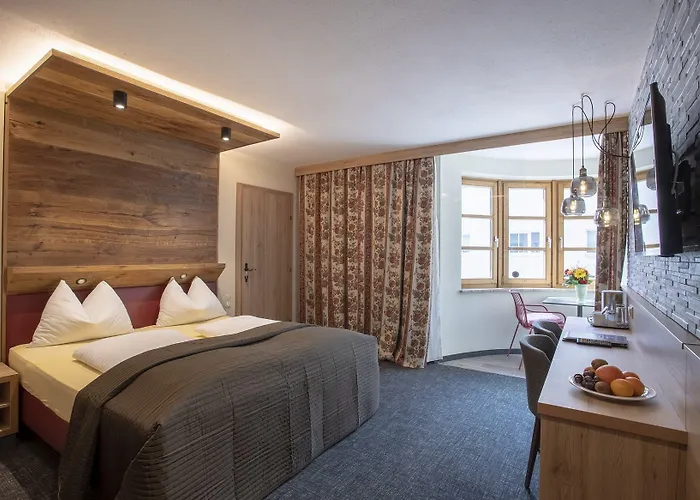 Upside Down Town Neue Post Отель Целль-ам-Зе