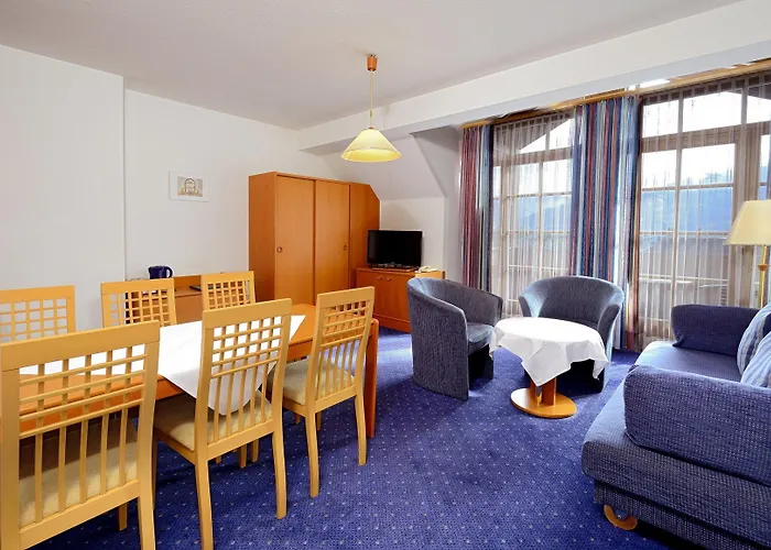 Отель Upside Down Town Neue Post