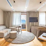 Hotell Upside Down Town Neue Post