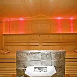 Hotell Upside Down Town Neue Post 4*