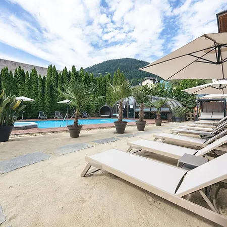Upside Down Town Hotel-neue Post 4* Целль-ам-Зеє