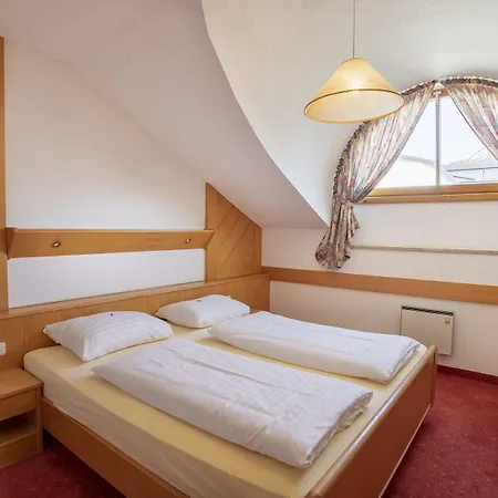 Upside Down Town Neue Post Hotel Zell am See