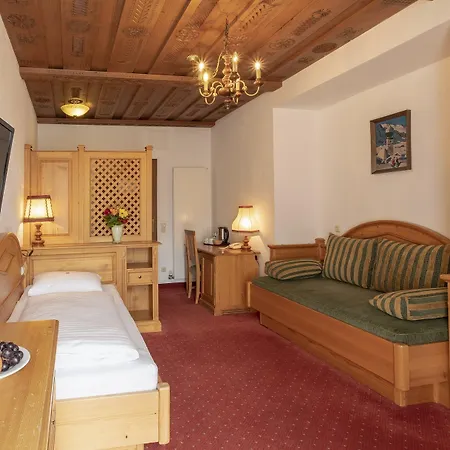 Hotel Upside Down Town Neue Post Zell am See