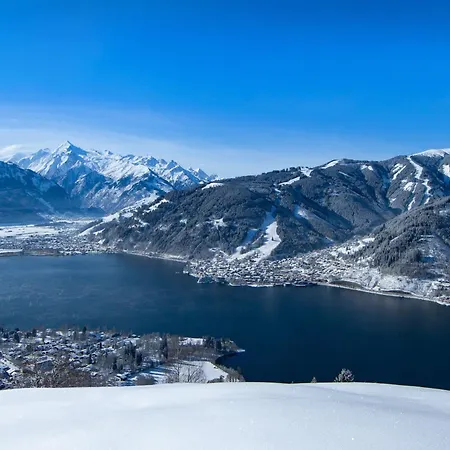 Upside Down Town Neue Post Otel Zell am See