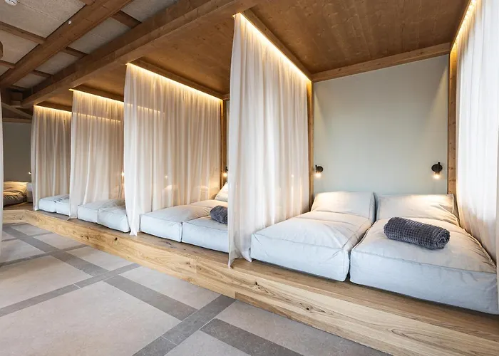 Upside Down Town Neue Post 4*