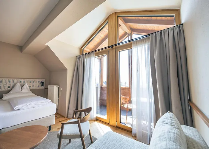 Upside Down Town Neue Post 4*