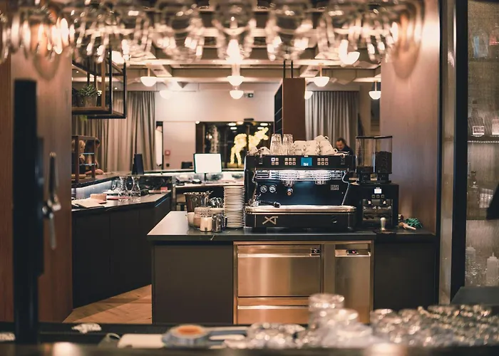 Upside Down Town Neue Post ツェル アム ゼー