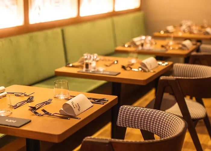 Upside Down Town Neue Post 4* ツェル アム ゼー