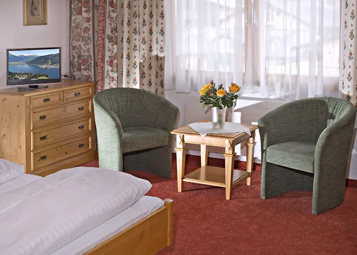 Upside Down Town Neue Post 4* ツェル アム ゼー