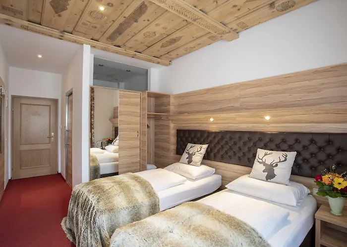 Upside Down Town Neue Post Hotell 4*