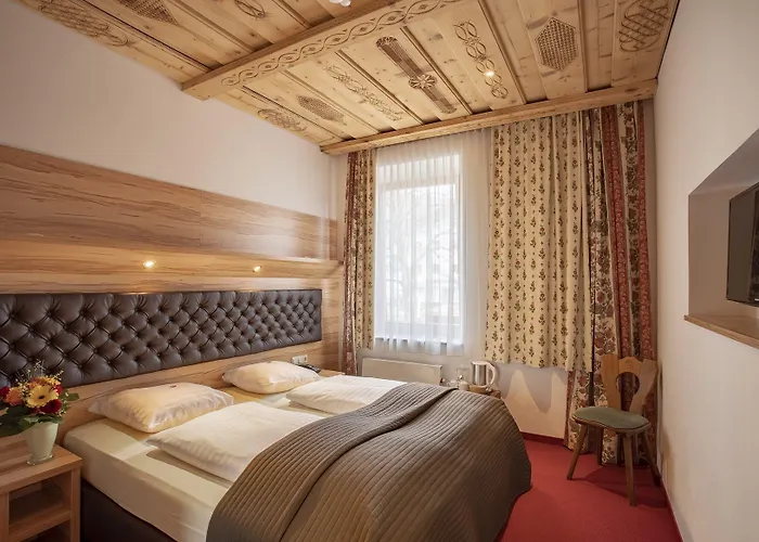 Hotell Upside Down Town Neue Post Zell am See