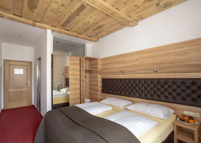 Upside Down Town Neue Post ツェル アム ゼー