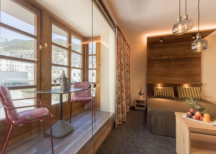 Upside Down Town Neue Post Hotell 4*