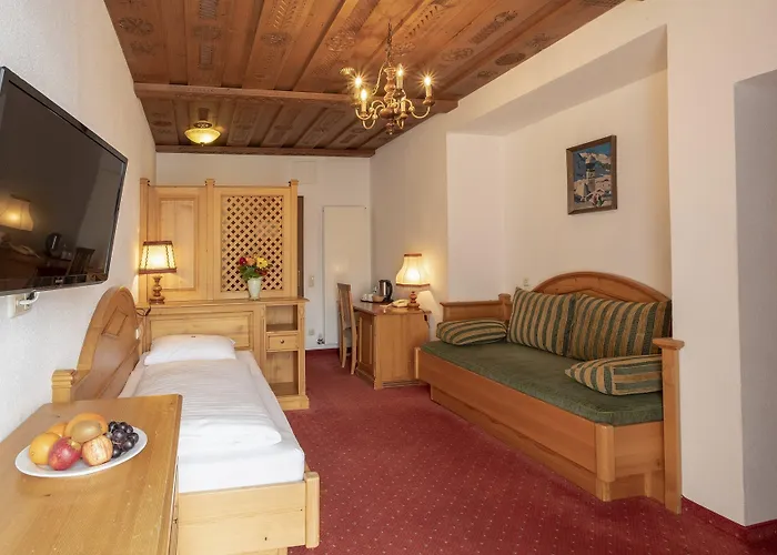 Hotell Upside Down Town Neue Post Zell am See