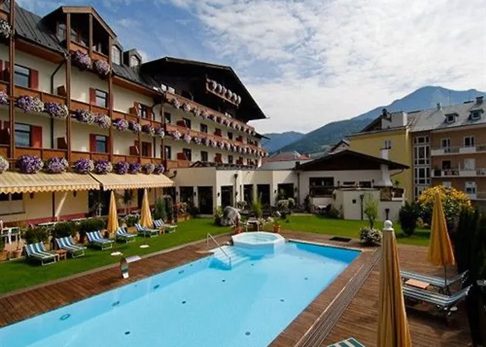 Upside Down Town Neue Post Hotell