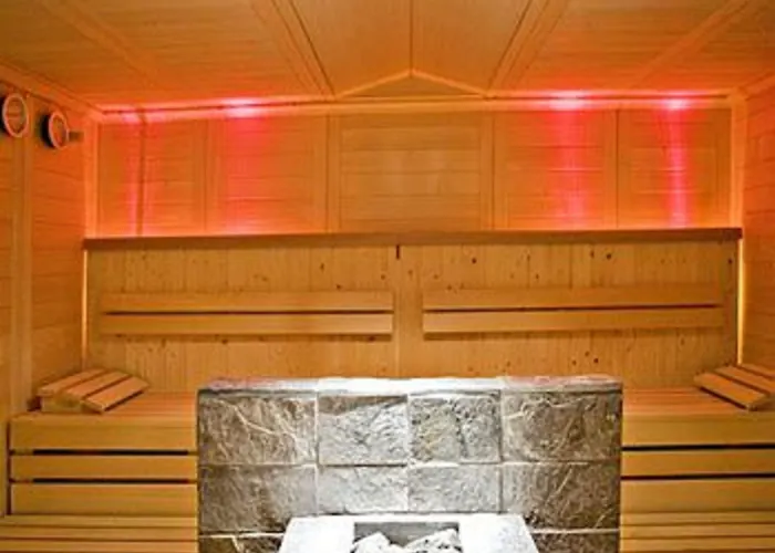 Hotell Upside Down Town Neue Post 4*