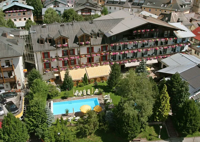 Hotell Upside Down Town Neue Post Zell am See