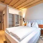 Hotel Upside Down Town Neue Post Zell am See