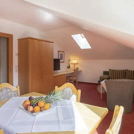 Upside Down Town Hotel-neue Post Hotel 4*