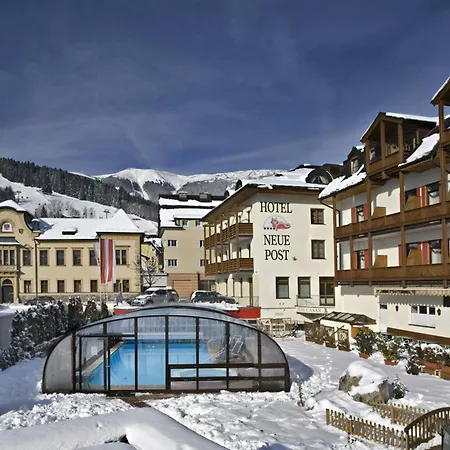 Upside Down Town Hotel-neue Post Zell am See