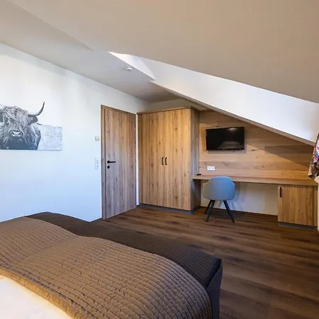 Upside Down Town Hotel-neue Post