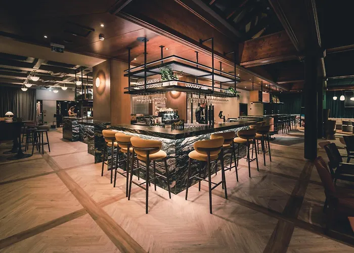 Upside Down Town Neue Post Hotel Zell am See