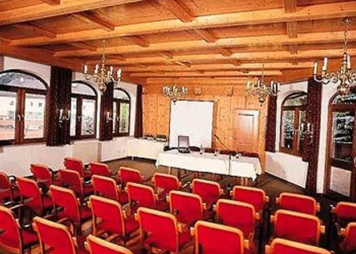 Upside Down Town Neue Post 4* Zell am See